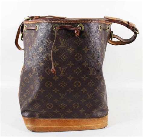 where can i sell my old louis vuitton bag|who buys Louis Vuitton handbags.